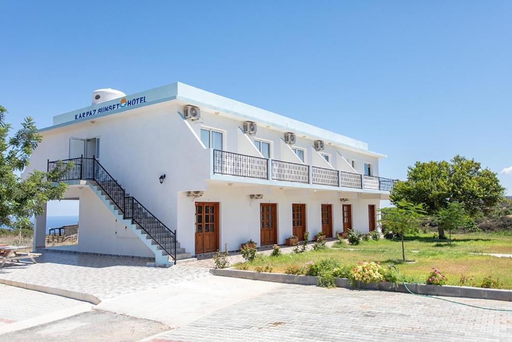 Karpaz Sunset Hotel Rizokarpaso Bagian luar foto